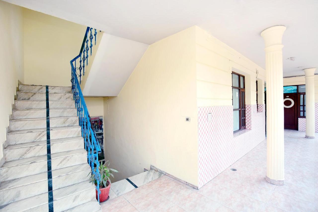 Oyo 2530 Surya Palace Chandīgarh Екстериор снимка