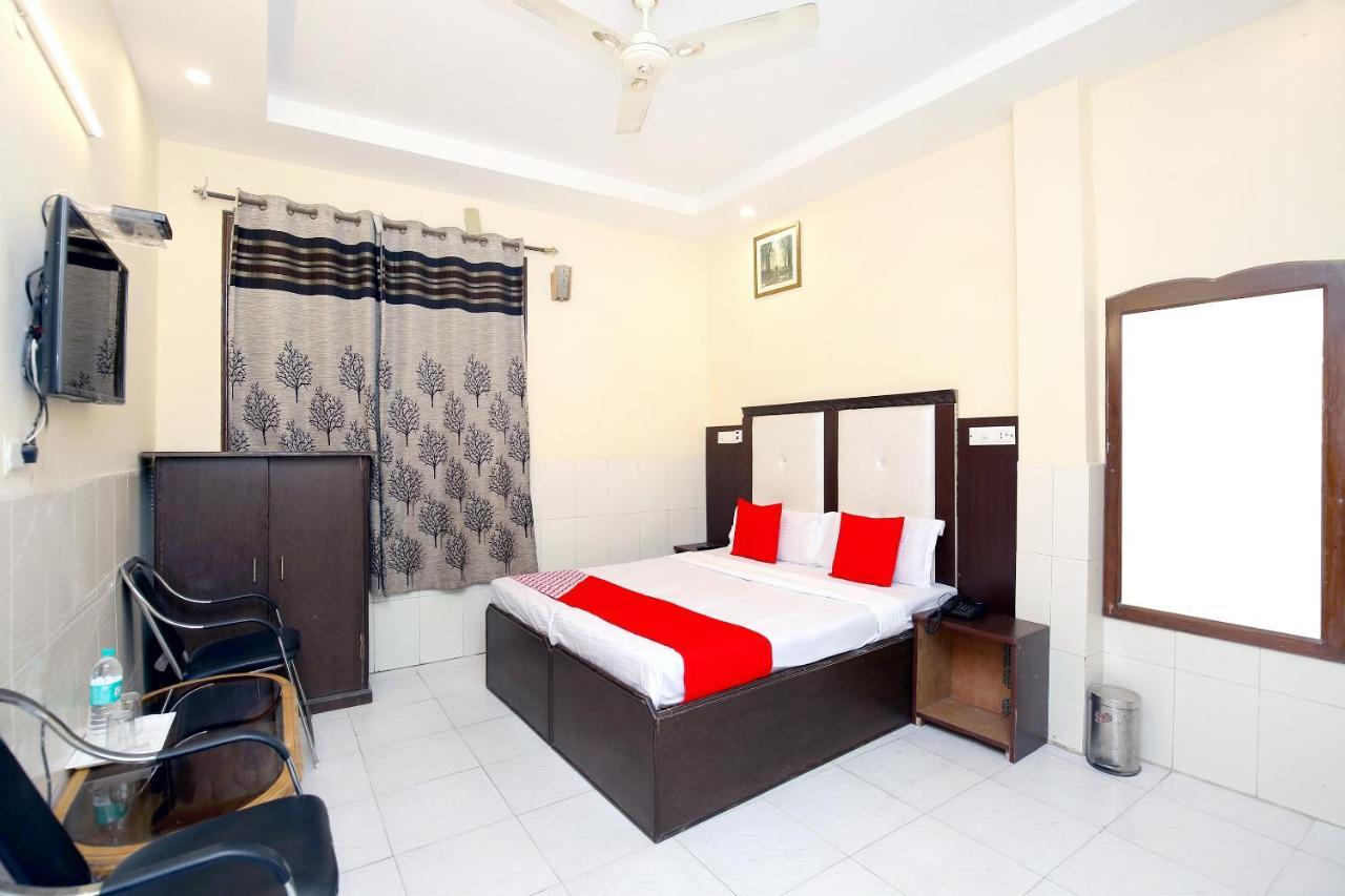 Oyo 2530 Surya Palace Chandīgarh Екстериор снимка