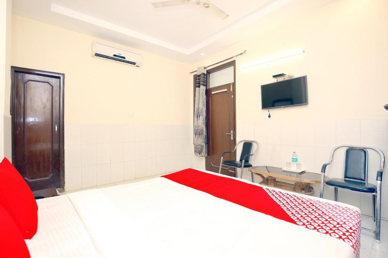 Oyo 2530 Surya Palace Chandīgarh Екстериор снимка