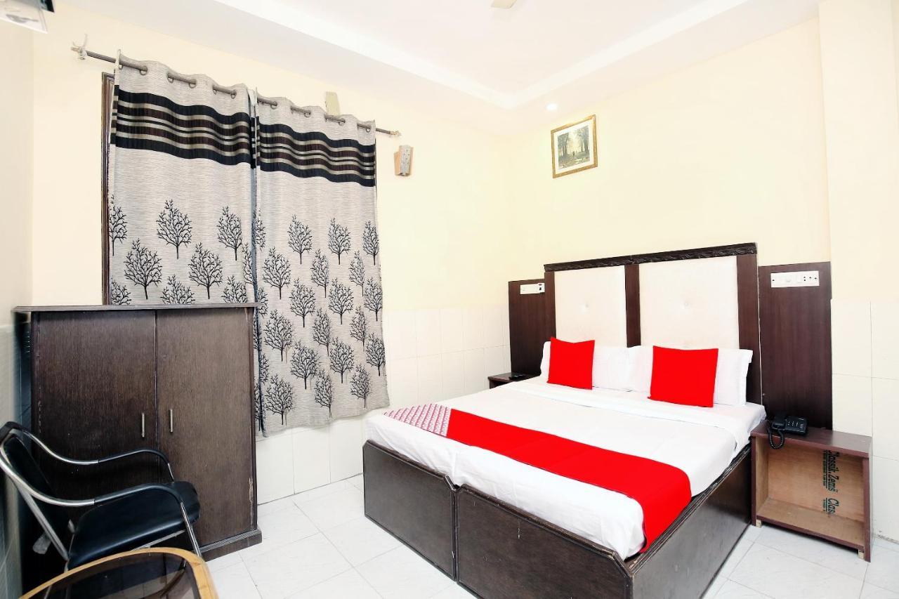 Oyo 2530 Surya Palace Chandīgarh Екстериор снимка